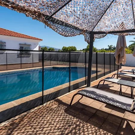 Дом отдыха Casa Con Piscina La Madriguera *