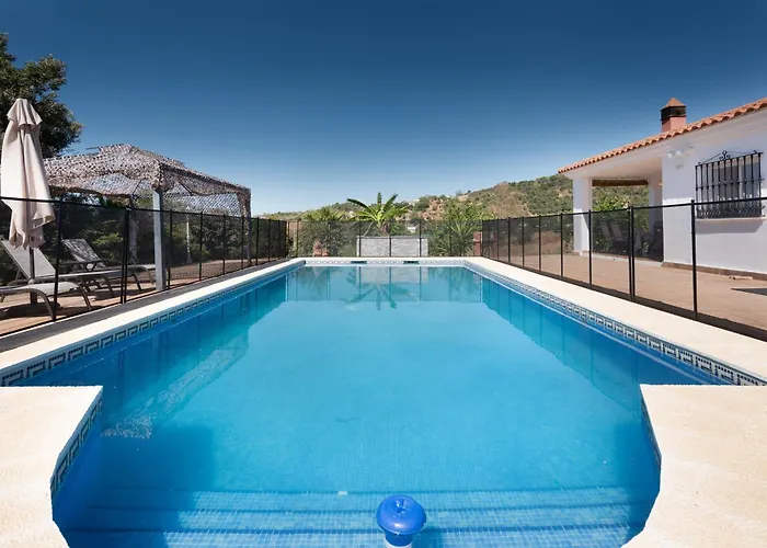 Casa Con Piscina La Madriguera 別荘 エステポナ