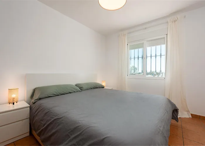 Casa Con Piscina La Madriguera * エステポナ