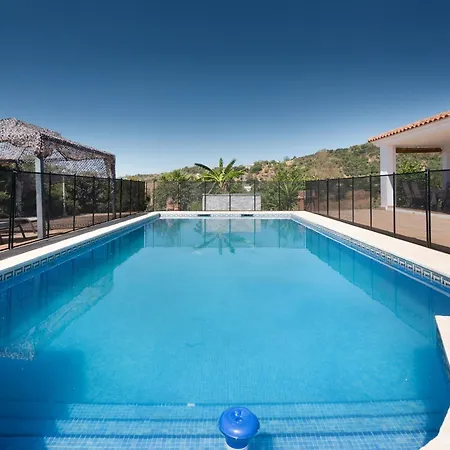 Casa Con Piscina La Madriguera Hébergement de vacances Estepona